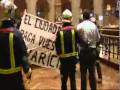 8 de Juny del 2010. Bombers entren a la borsa de Madrid per denunciar la cobdícia i la usura dels golfos i els especuladors.