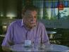 El documental és un merescut homenatge a l·escriptor Mario Benedetti amb adreça i guió de l·uruguaià Ricardo Casas.No es tracta exactament d·una biografia, d·un repàs exhaustiu a la seva vida com podem trobar sobre celebritats a The True Hollywood Story. És més aviat una semblança, un retrat parcial que busca transmetre qui és Benedetti més que contar els seus 84 anys de vida en detall (alguna cosa impossible, per cert, en al voltant d·una hora). Aquest retrat part del propi Benedetti, entrevistat recentment en la cafeteria de la Sala Zitarrosa -quan albergava a l·últim Sorocabana- així com en algunes entrevistes d·arxiu (sobretot una molt interessant realitzada per Televisió Espanyola en 1978), però suma el testimoniatge de diversos col·legues, des de l·espanyol Manuel Vázquez Montalbán fins al Premi Nobel portuguès José Saramago, passant pels seus compatriotes Idea Vilariño i Eduardo Galeano, l·argentí Juan Gelman i el català Joan Manuel Serrat.Però no es queda allí, Ricardo Casas. Si bé el format és el d·un documental televisiu prolixament realitzat, que salta d·entrevista en entrevista, també inclou dos recursos fonamentals, potser els més interessants o almenys els més cridaners des del punt de vista audiovisual: la pròpia poesia de Benedetti, dita per la notable veu de l·actor argentí (ara radicat a Espanya) Miguel Ángel Solá; i diverses imatges d·arxiu que, o bé emocionen, o gelen la sang. El primer succeïx perquè parteix del relat no dissimula una forta càrrega de nostàlgia cap a aquest Montevideo que va alimentar la literatura de Benedetti i que ja no existeix. Aquest Montevideo de la classe mitja més o menys acomodada a la qual el seu pare just va poder sumar-se una vegada que va aconseguir una ocupació pública. Aquest Montevideo encantador i innocent, el dels tramvies, el dels vianants que creuaven el carrer precipitadament en qualsevol part, contrastat per aquest Montevideo d·ara, el d·avingudes que semblen més grans pel buides, el Montevideo d·alguna manera *impersonal i, clar, sense Sorocabana.El segon, el de la sang gelada, succeïx perquè és impossible parlar de Benedetti sense referir-se a la dictadura, a l·exili, a l·Uruguai fracció, al desencantament. Paraules Veritables és tant o més- un documental sobre l·Uruguai contemporani a Benedetti que un documental només sobri Benedetti. No perquè no arribi a només Benedetti menjo temi, sinó perquè és impossible contar a Benedetti sense contar a l·Uruguai que va néixer, es va criar, va escriure, es va publicar; a l·Uruguai que va deixar, va estranyar i va retrobar. I en definitiva, Paraules Veritables acaba sent una obra pròpia inspirada en la pròpia obra de Mario Benedetti, gairebé com una adaptació.