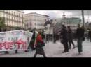 Antifeixistes intenten impedir una manifestació nazi i són brutalment agredits per les forces de l·estat.Vídeo: La Plataforma.