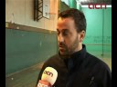 Barcelona.- El portaveu de la coordinadora de conveni de Bombers de Barcelona, Oriol Salvador, ha denunciat a l·ACN el ·poc manteniment· de la caserna de l·Eixample dels Bombers de Barcelona on s·hi han trobat escarabats, la torre on fan pràctiques està apuntalada, les instal·lacions no tenen cap pla d·emergències que es demana als edificis públics, i alguns vehicles han fallat, i no tenen cinturó de seguretat ni GPS. Salvador atribueix la manca d·inversió a una ·falta de voluntat política· que s·ha vist agreujada perquè ·des de fa uns anys està previst que vagi a terra però no se sap quan·. Aquest és un dels motius pels que el col·lectiu ha fet cinc manifestacions els últims mesos. 