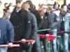 Imatges del que va passar ahir a la mani antifeixista a Bergamo, a tocar de Milano, on el partit neofeixista ·Forza nuova· ha inaugurat una nova seu, a més és molt clar el comportament feixista de la policia italiana, així com de les seves violències.