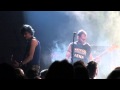 Grup punk mític de la Barcelona dels 80. Format en 1984 aquesta és la seva esperada tornada, després del 1er concert a Zaragoza ara toca Barcelona. En la seva formació actual hi ha membres de Subterranean Kids, L·Odi Social, La Purria, etc. Aquest tema és de la seva maqueta gravada l·any 1987, després seria reeditada en CD. Aquí compartint escenari amb The Radio Clash.