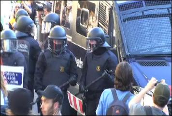 Agressió i Detenció. c/Casp amb Passeig de Gràcia 16h