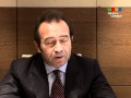 Sis entrevistes a persones rellevants de la cultura catalana sobre la seva visió sobre l'ús social del català. Patricia Gabancho, Miquel Calçada, Vicent Sanchis, Fèlix Riera, Sebastià Alzamora i Muriel Casals.<br/>