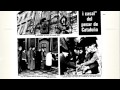 Acollonant vídeo on es mostra la vertadera cara de La Vanguardia i el llegat de la camaleònica família Godó amb el seu cap visible el Conde de Godó.Un passatge pels 130 anys d·història de La Vanguardia, sempre als peus de poder establert.Periòdic finançat pel poder, que ha estat artífex i còmplice, sempre al bàndol dels vencedors sense escrúpols alhora de carregar-se a qui molestava i qui segueix molestant al poder establert.