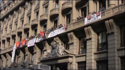 Dilluns 17 de gener de 2011. Nova okupació per part de la CGT als antics Jutjats de Via Laietana 8-10 i posterior desallotjament.