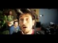 Videoclip del tema ·Me moles· realitzat per Ramon Balagué i MinifilmsTV, 2010.Rodat en un dia a Ulldecona i Bencarló, amb la participació d·amics i seguidors de Pepet i Marieta.