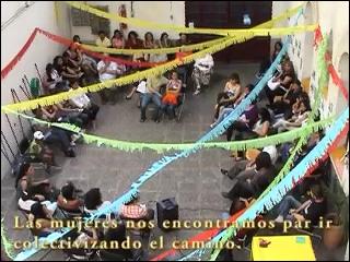 L'any 2007 el col·lectiu Maloka va crear Mujeres Pa'lante. Moltes dones han participat en aquest projecte, que ofereix suport psicològic i jurídic i impulsa una xarxa de suport per millorar la seva inclusió social.
<br/>
<br/>Diverses dones utilitzen l'espai que el projecte Mujeres Pa'lante porta a terme a l'Hotel d'Entitats de L'Hospitalet de Llobregat i a la seu que la Federació d'Entitats Llatinoamericanes té a Barcelona. La majoria d'elles són immigrants que han trobat en aquesta iniciativa un suport per resoldre els seus dubtes, seguir endavant amb el seu projecte de migració i entendre més fàcilment com funciona la societat d'acollida sense perdre les seves tradicions.<br/>