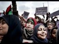 Dones en manifestacions que han revolucionat el món àrab...