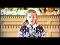 Rachel Corrie, activista no-violenta nord-americà que el març de 2003 va morir aixafada per una excavadora militar de l·exèrcit israelià mentre tractava d·impedir, usant el seu cos com escut humà, la demolició d·una casa palestina a Rafah, Gaza. Tenia 23 anys i pertanyia al Moviment de Solidaritat Internacional, que es defineix com liderat per palestins i compromès amb la resistència a l·ocupació israeliana de terra palestina mitjançant mètodes i principis no violents i d·acció directa.