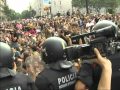 Càrrega policial i resistència pacífica a l·acampada de protesta a plaça Catalunya.Junt*s som invencibles!