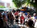 Performance de la gent de la Glorieta del Poble, feta en casi tots els bancs de la principal avinguda de Dénia.<br/><br/>#acampadadenia #nonosvamos<br/>