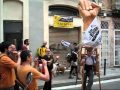 Entrada a Can Batlló, 11 de juny de 2011, columna de la plaça de Sants.