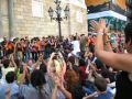 15.06.2011 Plaça Sant Jaume, Barcelona. El moviment #15M unit contra la violència, demana a la premsa que s·uneixi i alguns ho varen fer.