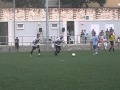 El partitU.E. Sants 1 F.C. Santfeliuenc 0Camp de L·Energia (11/09/2011 19:00)Primera Catalana (Jornada 1)Avorrit partit que va donar com a resultat la primera victoria de la temporada. La primera part va pasar amb mes pena que gloria. Tots dos equips van començar amb intensitat el partit, pero cap equip va trobar com posar en perill la porteria contraria i cap al final d·aquest primer temps el Santfeliuenc donava la sensació de estar conforme amb l·empat.La segona part va començar amb un Sants amb mes xut a porta, pero qui va tindre l·ocasió mes clara del partit va ser el Santfeliuenc que en una contra es van quedar quatre davanters contra un defensa i Carulla, pero la van acabar enviant els nuvols. Un parell de jugades mes tard Cano va posar el zero a un en el marcador en una bona jugada. D·aqui al final el Santfeliuenc va intentar empatar pero sense arribada i el Sants aprofitaba que l·equip contrari s·habia obert per fer mes xuts a porta que no van acabar en res.Com a curiositat l·estrena de la nova samarreta del Sants. Franjes mes grosses, trencades a l·alçada del numero de l·esquena, que es negre com el texte u.e. sants que duen a sobre. Amb publicitat al davant i a la maniga dreta. I a la maniga esquerra el logo del 90 anys que cumpleix l·entitat.TitularsU.E. Sants: Carulla, Fabregat, Fran, Alberto, Rangel, Pascual, Peque (Gala 88·), Edu Soler, Cano, (Castillo 92·) Allaume (Dídac 80), Heras (Juste 68·). Santfeliuenc F.C.: Carlos, Dani Sánchez, Hinojo, Chiri (Joserra 75·), Toni Quiles, Pere, De Sande (Edgar 78·) Maldonado, Iván Peralta, Triguero (Gabri 78·), Iván Fuentes (Rubén Quiles 75·).Col.legiatsDaniel López Jiménez. Carlos Ortega Papaseit, Julián Villaseñor Julián.T.G.: Fabregat, Alberto, Rangel, Pascual .T.V.:.Hinojo, Toni Quiles, Triguero, Iván Fuentes..Incidencies Min. 60: 1-0 Gol de Cano. Min. 68: Entra Juste per Heras. Min. 75: Entra Joserra per Chirri i Rubén Quiles per Iván Fuentes. Min. 78: Entra Edgar per De sande i Grabri per Triguero. Min. 80: Entra Didac per Allaume. Min. 88: Entra Gala per Peque. Min. 92: Entra Castillo per Cano.