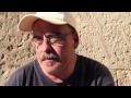 El 31 de desembre de 2011, juntament amb Félix Maestre aquí a Viladecans, Xavier Cañadas va decidir posar-se en vaga de fam i set de forma indefinida davant el palau de la Generalitat a la Plaça St Jaume. Les reivindicacions i l·exposició dels motius:La situació econòmica que precaritza els més desfavorits, no és fruit d·una ·crisi·, sinó d·una ESTAFA produïda pel sistema financer i recolzada pels poders públics de tot l·Estat espanyol. Alhora, aquests poders públics són recolzats per tots els polítics institucionalitzats del pais, des de la dreta, passant pels nacionalistes, fins ·l·esquerra·, amb la seva muda política de ·qui calla, atorga·; els qui, en comptes de tenir la més mínima decència d·abandonar tots els parlaments per deixar governar els lladres en solitari, participen democràticament de la lladreria institucionalitzada.Els rics, cada cop més rics i cada cop paguen menys impostos.Els pobres, cada cop som més pobres i cada cop paguem més impostos.Els esforços per la nostra supervivència només estan destinats a l·enriquiment dels lladres institucionalitzats.Per tant,Jo, Francisco Javier Cañadas Gascón  Xavi, per als amics- nascut i resident a la ciutat de Barcelona, en plenes facultats mentals, decideixo unilateralment declarar-me en Vaga de Fam i Set, indefinida, a partir del proper 31 de desembre de 2011, a les 12:00h., davant la porta principal de la Generalitat de Catalunya, ubicada a la Plaça Sant Jaume.I exigeixo (perquè en aquesta ocasió resulta inadmissible demanar els polítics lladres institucionalitzats) els següents punts, per tal de deposar la meva actitud:1.- Eliminació, per Decret Llei, del Copagament sanitari.2.- Absolució sense càrrecs dels 20 companys i companyes acusats de terrorisme pel jutge Eloy Velasco de l·Audiencia Nacional, pel ·Cas Parlament· del 15 de juny de 2011, perquè considero que la disidència no és terrorisme, i sí que ho és, en canvi, la ·lladreria política institucionalitzada·.3.- Abol·lició immediata de tots els desnonaments, amb caràcter retroactiu des de 2008.4.- Abol·lició immediata de la Monarquia.5.- Eliminació, per decret llei, de la càmera del senat.6.- Nacionalització de tota la Banca-Usura.7.- Reducció del 75% de les retribucions de tots els ·Polítics Institucionalitzats· de l·Estat espanyol.8.- Reducció en un 200% dels pressupostos de Defensa i Interior.9.- Requisició de tots els comptes situats a paradisos fiscals i expulsió permanent del pais a tots els seus propietaris.10.- Augment en un 200% de les partides pressupostàries de Sanitat, Educació, Cultura i Serveis Socials.Els punts del 4 al 9 son d·estricte compliment, com a única manera d·assolir l·eliminació de tot el dèficit públic, que no han creat els ciutadans, sino els politics institucionalitzats amb la seva pràctica indiscriminada de l·Estafa Legal i la Lladregada.Només acceptaré negociar la rebaixa de la meva postura quan s·aprovin els dos primers punts de la plataforma reivindicativa d·exigències mínimes.¿Com pots col·laborar?Fent difusió massiva del comunicat, via Internet i xarxes socials, nacionals i internacionals;Fotocopiar el document en les quantitats que a cadascuna l·hi sigui possible i portar les còpies a la Pl. St. Jaume a partir del 31 de desembre de 2011 a les 12:00h.I, sobretot, companyia, encara que sigui una o dues persones, alternativament, durant totes les hores del dia.AVÍS: Només prestaré declaracions a mitjans alternatius d·informació; per tant, abstenir-s·hi mercenaris dels ·mass-media·.SEMBRANT ANARQUIA, PER A RECOLLIR KAOS!!A Barcelona, 22 de desembre de 2011