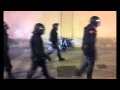 Jordi Arasa, sotsinspector de les ARRO (Àrea de Recursos Regionals Operatius) dels Mossos d·Esquadra a Barcelona, és l·agent responsable de la detenció kafkiana (vídeo) que es va produir ahir contra una persona discapacitada. José Miguel Esteban Lupiañez circulava al vespre, en cadira de rodes, en la manifestació de solidaritat convocada a Barcelona per protestar contra l·empresonament de 4 joves rere la vaga general. Esteban Lupiañez transitava per la vorera del carrer Rosselló, entre els carrers Entença i Nicaragua. Per la mateixa vorera, va maniobrar una furgoneta de les ARRO (mossos) que, avançant, es va situar darrera el ciutadà.De seguida, el sotsinspector de les ARRO, que anava a peu davant de la furgoneta, va intentar empényer la cadira de rodes cap a la calçada. La cadira, mecanitzada, ho va impedir. En aquell moment, l·agent va donar cops de mà al cos del ciutadà i, en un estira-i-arronsa, sel va endur, en sentit contrari, cap a la paret. Finalment el va agafar a pes i el va introduir de cop i en volandes dins el furgó antiavalot. La furgoneta va marxar i la cadira va quedar, buida, abandonada, enmig del carrer. Esteban Lupiañez va quedar detingut i fou traslladat a la comissaria de Les Corts.+ info: Jordi Arasa, el sotsinspector que detenia persones discapacitades