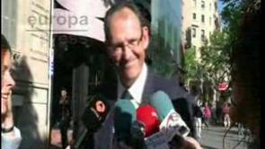 Un company anònim interromp l·entrevista a l·advocat d·Iñaki Urdangarín per reclamar la llibertat per a Laura (i presó per a Iñaki).Posteriorment Susanna Griso explica a què es devia la reivindicació.