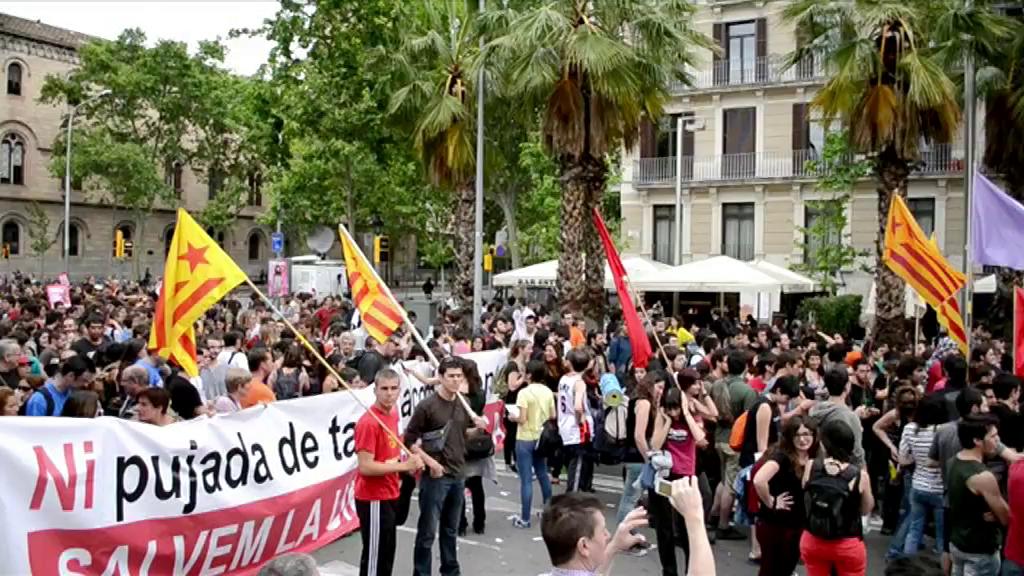 Arriba l·últim contrainfos amb notícies com els detinguts de la Vaga General, OccupyMordor, la vaga d·educació, el festival de cinema anarquista de Barcelona, les protestes a Frankfurt, Chicago i Quebec... A l·entrevista parlem amb els iaioflautes i l·observador de l·informació amb manipulacions informatives.