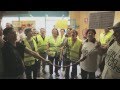 1 juny 2012, 11 del matí. En 5 ciutats del Regne d·Espanya, el moviment iaioflautas ocupa, de forma simultània, diverses oficines de Bankia, per tal de cridar l·atenció de la societat sobre l·estafa d·un banc creat per l·esclat de la bombolla immobiliària i portat a la fallida per l·exministre i expresident de l·FMI, Rodrigo Rato. Els iaioflautas rebutgen el rescat de Bankia amb diners públics mentre es retalla en educació i sanitat i demanen que Rato sigui jutjat, més de la creació d·una banca pública per al 99%. Un reportatge de n·Oscar Martínez (twitter: @racos1871). Llicència Creative Commons.