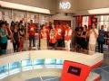 Els treballadors de RTVV ocupen l·estudi d·informatius després de coneixer el brutal ERO que deixarà el 76% dels treballadors (1295 de 1695) en el carrer. Parla la vicepresidenta del Comité d·Empresa, Salud Alcover envoltada de treballadors en el moment de l·informatiu de mitgdia.