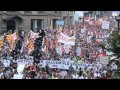 Centenars de milers de persones a tot l·estat espanyol -400.000 a Barcelona i 800.000 a Madrid, segons les organitzacions convocants-han expressat un rotund rebuig a les polítiques del memoràndum imposades per la troica i secundades pel govern del PP, amb l·anuència del PSOE i de CiU.Un reportatge de racos1871. Amb llicència Creative Commons. Reconeixement - NoComercial (by-nc): Es permet la generació d·obres derivades sempre que no se·n faci un ús comercial. Tampoc es pot utilitzar l·obra original amb finalitats comercials.