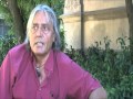 El passat 2 de juny del 2012 es notifica a Amadeu Casellas que s·ha de presentar a la sala novena de la Audiència Provincial de Barcelona, un cop allà li és notificat que té 10 dies per ingressar a la presó de Manresa per complir una pena de tres anys. Es demana, mitjançant recurs, que li siguin abonats dels 8 anys que la ·injustícia· de l·Estat li deu i que ells mateixos reconeixen després del període d·un dur període de lluita que aconsegueix trencar la tancada.Amadeu ha tornat a ser notificat del seu ingrés a la presó el pròxim dia 29 de juliol, Increïble però cert! Si no fos cert, fins i tot podria semblar una broma macabra de mal gust, però aquesta és la crua realitat de les lleis burgeses, els seus centres d·extermini i els seus ·errors de còmput· que van necessitar de fins a tres vagues de fam, perquè prenguessin la decisió de posar-se a explicar.Ara és el moment d·estar preparades per enfrontar de nou a la bèstia, lluitar amb la nostra millor arma: La solidaritat.Amadeu Casellas Ramon no està sol, la seva llibertat és la nostra, la seva lluita és la nostra. La seva opció mai ha estat el silenci i la nostra tampoc.Per la llibertat!Per la solidaritat!Per l·anarquia!Enderroquem els murs de les presons!