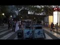 Imatges i testimonis contradiuen la versió oficial de l·actuació de la policia local i Mossos a BellaterraLa versió oficial --publicada per la majoria de mitjans de comunicació-- amb orígen a una nota informativa penjada a la web del Departament d·Interior de la Generalitat parla d·una actuació proporcionada contra un grup de joves que han agredit amb ampolles i llaunes els agents de la policia municipal i els mossos d·esquadra en el recinte de la Festa Major. La versió dels veïns i veïnes és diametralment oposada, parla de violència policial indiscriminada i d·un conflicte amb l·actual president del govern de Bellaterra, a qui acusen de ·cacic·.Més informació a La Directa:http://www.setmanaridirecta.info/noticia/nombrosos-veins-veines-desmenteixen-versio-oficial-carrega-dels-mossos-bellaterra