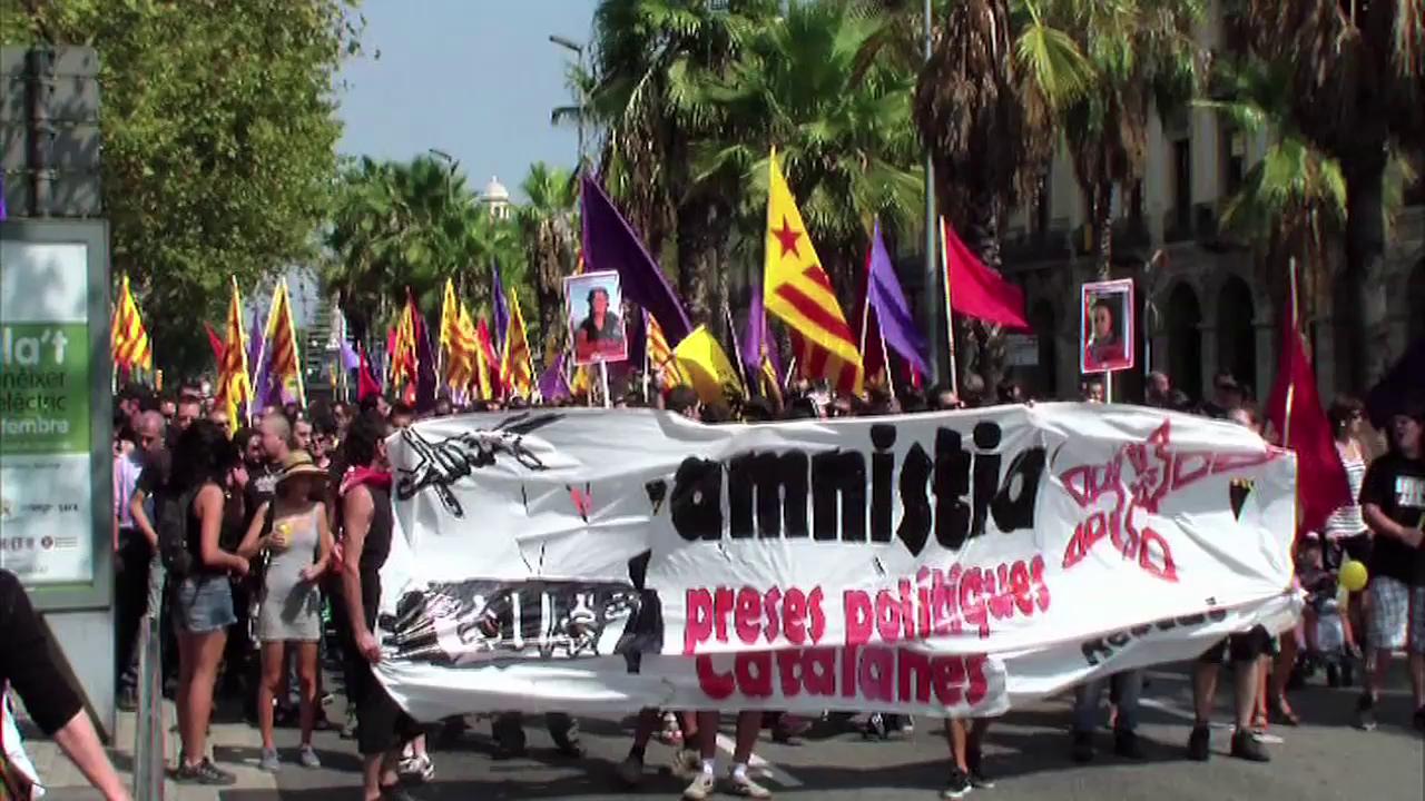 En aquest Contrainfos parlem de la diada del 11 de setembre, d·eurovegas y la nova proposta del barcelona world, la benvinguda del vaixell Estelle amb la 3a flotilla per la llibertat de Palestina i sobre els casos de impunitat policial a anys de la mort de Jonathan Carrillo.