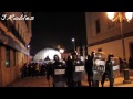 Després de les vuit del vespre, i després de retirar-se els bombers que formaven un cordó de protecció entre la gent i les tanques del congrés, comencen les càrregues i detencions.Amb nocturnitat i traïdoria.