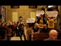 Acció de l·Assemblea de Barri de Sants al ple del districte contra les amenaces de precinte rebudes últimament per diferents entitats del barri i contra l·amenaça de desallotjament del CSA Can Vies.