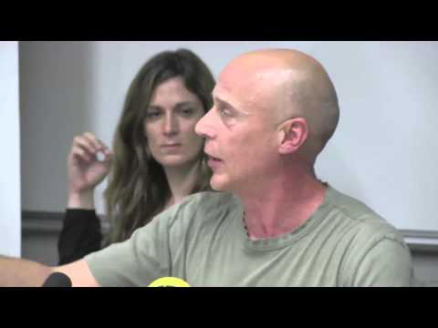 Presentació de l·informe anual d·Stop Bales de Goma. Intervenció de Rolando d·Alessandro, de Reraguarda en moviment. Pots veure l·informe sencer a: http://youtu.be/NQ1bBaRt_40. Creative Commons by-nc-sa.