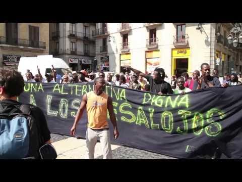 Crònica de les darreres setmanes a la nau ocupada del carrer Puigcerdà de Barcelona. Unes 300 persones pernoctaven en aquesta nau on el principal mitjà de subsistència era la ferralla.