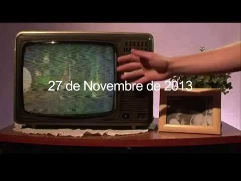 Barcelona, 28 de novembre de 2013. El dimecres 27 de novembre de 2013 ha tornat a ser precintat de forma irregular l·emissor des d·on s·emet LaTele. És la segona vegada aquest any.De nou, una dotació de Mossos d·Esquadra, acompanyada per una inspectora de telecomunicacions,es van presentar a les 12 del migdia amb una ordre. Aquesta ordre de precinto està dirigida a l·antiga empresa subministradora del servei. Tot i ser advertits de que el nou emissor pertany a una empresa diferent a la que va dirigida l·ordre del cessament d·emissió, han procedit, igualment, al precinte. En aquests moments, els advocats estan treballant en un recurs per l·aixecament del precinto, en base a aquestes argumentacions. El passat 14 de juny de 2013 ja es va precintar de forma irregular un emissor des d·on emetia LaTele, degut a una resolució del Director General de Mitjans de Comunicació de la Generalitat de Catalunya Aquests equips estan precintats a dia d·avui, a l·espera de la resolució del recurs presentat al juny.LaTele és un canal de comunicació lliure, autogestionat i comunitari que, des de fa dos anys, emet 24 hores al dia pel Canal 37 de la TDT -al Barcelonès i al Maresme- i, per internet, a http://www.latele.cat. Aquest projecte de l·Assemblea per la Comunicació Social (ACS) es va iniciar al 2003 i pretén ser un mitjà audiovisual alternatiu als models de comunicació dominants i una eina de treball per a la lluita social. El reconeixement legal del dret a existir d·aquests mitjans sota la categoria de ·mitjans sense ànim de lucre· esta recollit tant a la legislació catalana com a la de l·Estat espanyol, però no hi ha vies per accedir a llicències d·emissió per a aquest tipus de mitjans. Això significa que, avui en dia, les ràdios i televisions comunitàries continuen en una situació de buit legal, marginalitat i indefensió;amb el dret però sense llicència. LaTele vol crear una xarxa estable i eficient on hi participin tan els moviments socials com els mitjans de comunicació alternatius i lliures. Des d·octubre d·aquest any hem engegat la campanya ·Fem volar la mosca. LaTele és teva· amb la intenció d·aconseguir noves col·laboracions i augmentar el número de sòcies, per tal de continuar fent possible l·emissió de LaTele per la TDT.http://latele.cat/article/latele-arrenca-la-campanya-femvolarlamoscaNo deixarem d·exercir la necessitat individual i col·lectiva d·expressar opinions, crítiques i generar la nostra pròpia informació. #LaTeleNoEsToca .LaTele