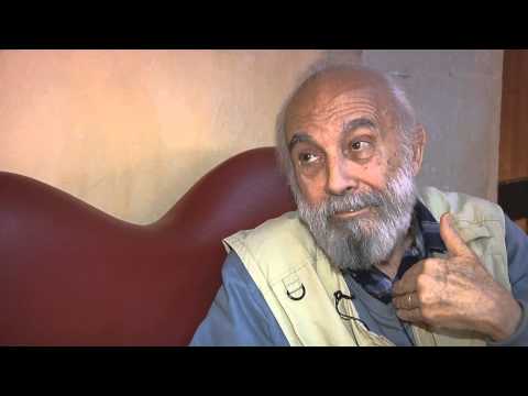 Chico Whitaker, un dels fundadors del Fòrum Social Mundial i Premi Nobel Alternatiu el 2006, al 3er Seminari Internacional ·Paradigmes de Convivència Planetària· afirma: el capitalisme ha colonitzat - la ment - de la humanitat. El capitalisme s·ha anat construint com a ideologia i com el sistema durant 500 anys. Un món marcat per la recerca de plata i no per a la satisfacció de les necessitats humanes. Cada satisfacció de les necessitats humanes és un pretext per buscar plata. Cada ·necessitat· és una oportunitat per a nous negocis. La paraula més utilitzada pel capitalisme és ·oportunitats·: un món marcat per les oportunitats on cada oportunitat significa més productes, més mercat. Fins i tot les guerres, la millor manera de consumir productes. Aquesta és la bogeria de la màquina productiva, tècnica, financera que avança i produeix més plata, que avança i millora.