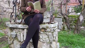 El dia 16 de desembre 11 anarquistes van ser detingudes pel fet de ser-ho, de les quals 7 estan a la presó. Una de les acusacions era la lectura d'aquest llibre. Aquesta és una aportació solidària amb ellxs i tots i totes les que lluiten. Les volem lliures, les volem a casa, les volem als carrers.<br/>