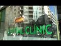 NO VOLEM QUE EL DRET A LA SALUT SERVEIXI PER FER  NEGOCIDes del 2011 el pressupost destinat a sanitat pública ha disminuït un 20%. S·han tancat serveis, quiròfans i s·ha reduït personal, tant als hospitals com als centres d·atenció primària.Paral·lelament s·han incrementat les llistes d·espera, la contractació de serveis a entitats amb ànim de lucre i les assegurances a mútues privades.Volen desprestigiar els centres sanitaris públics per fomentar els privats.La salut és un dret i no hem de permetre que:- Redueixin el personal sanitari.- Enviïn pacients de la sanitat pública a la privada.- Impedeixin l·accés a part de la població.- Fomentin l·exclusió d·atenció i tractament per motius econòmicsÉs necessari lluitar conjuntament i aconseguir:SANITAT100X100 PÚBLICA, UNIVERSAL I DE QUALITATXarxa veïnal en defensa de la Sanitat Pública-BCN.
