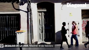 Més de mig de centenar d·agents de la Unitat d·Intervenció (UIP) de la Policia Nacional van sorprendre en el matí de dimecres als habitants de l·edifici de l·Obra Social de la PAH La Cava a personar cap a les 11.30 hores a les portes de la habitatge amb la intenció de desallotjar-la.https://www.diagonalperiodico.net/movimientos/25963-desalojan-sin-aviso-edificio-la-obra-social-pah-la-cava.html
