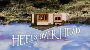 Head over Heels, de Timothy Reckart i Fodhla Cronin O'Reilly. Regne Unit, 2012, 10 minuts, stop-motion, sense diàlegs.
<br/>
<br/>Un home i la seva dona s'han anat allunyant al llarg dels anys: ell viu en terra, ella al sostre, i el seu matrimoni penja d'una balança. No solament va guanyar un Annie, va arrasar en Anima Mundi, va ser seleccionat a Cannes i va arribar a ser nominat a l'Oscar, també va aconseguir el Cartoon d'Or 2013 - premi paneuropeu al millor curt animat. Tim Reckart assenyala la potència conceptual i arquitectònica de l'stop motion per a una història de gravetats i sacrificis. <br/>