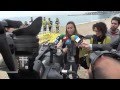 Amnistia Internacional exigeix a la Unió Europea que posi fi a les morts d·immigrants que s·ofeguen a la mar Mediterrània intentant arribar a Europa. L·informe ·La vergonya d·Europa, enfonsada. Omissió d·auxili a refugiats i migrants al mar· s·ha presentat quatre dies després que morissin unes 900 persones en el naufragi d·un vaixell deteriorat que havia sortit de Líbia i la vigília de la Cimera de caps d·Estat i de Govern europeus que ha de tractar aquesta qüestió. En parla, a la platja de la Barceloneta, Maria Serrano responsable adjunta de Relacions Internacionals i Política Interior d·Amnistia Internacional a Espanya.
