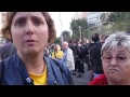 Entrevista a l·associació de Familiars en defensa de les Encausades pel Parlament durant la manifestació del 30 d·abril, després de conèixer la notícia de l·ingrés de presó per a 8 joves condemnats pel Tribunal Suprem en una ·sentència antijurídica·.
