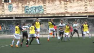 El partitU.E. Sants 2U.D. Molletense 1Camp de L·EnergiaData: 20/12/2015 12:00Competició: Primera Catalana 2015/2016, grup 1 (Jornada 15)Col·legiats: Pavel Fernández García, Cristhiam Eduardo Almeida Cortecero, Marc Bigorda Prio.Equips:U.E. Sants Titulars: Carlos, Cuadrillero, Picolo (Carrique 45·), Alberto, Arbulu (Pau 45·), Aleix, Fran, Mulero, Peque (Felip 72·), Navarro (Gerard 89·), Fabregat.U.E. Sants Suplents: Freixi, Joaquim, Beja.U.D. Molletense Titulars: Gio, Víctor, Edu, Cabanas, Pou, Álvaro, Matito, Agustín (Genís 59·), Brian, Ao, Mario.U.D. Molletense Suplents: Álvaro, Santi, Padilla, Rafael.Gols:U.E. Sants  1-0 Cuadrillero (1·)U.D. Molletense  1-1 Matito (24·)U.E. Sants  2-1 Navarro (81·)Targetes:U.E. Sants  Navarro (20·)U.E. Sants  Arbulu (32·)U.D. Molletense  Agustín (35·)U.D. Molletense  Mario (42·)U.E. Sants  Picolo (42·)U.E. Sants  Mulero (51·)U.E. Sants  Fran (62·)U.D. Molletense  Brian (83·)U.E. Sants  Fabregat (89·)CronologiaOnze inicial: U.E. Sants Carlos, Cuadrillero, Picolo, Alberto, Arbulu, Aleix, Fran, Mulero, Peque, Navarro, Fabregat.Onze inicial: U.D. Molletense Gio, Víctor, Edu, Cabanas, Pou, Álvaro, Matito, Agustín, Brian, Ao, Mario.ComentariEl desig de fa un parell de jornades d·acabar l·any amb tres victòries, s·ha acomplert a mitges, ja que han estat 2 victòries i 1 derrota, que ens fa agafar aire a la classificació, però el clic (mental, d·ànim, de joc) que això devia de provocar no ha arribat.El resum del partit es clar, un mal partit per totes dues bandes, d·aquells lletjos de veure però amb tres golarros de treure·s el barret.El Sants ha començat molt be, quan en el minut 1, Cuadrillero que amb Navarro serien els dos homes del partit, feia un impressionant gol des de for l·àrea. Aquí s·ha acabat tot el perill del Sants i ha començat el domini sense cap tipus de perill del Molletense, tret d·una falta en el minut 24, que també des de molt lluny entrava gairebé per l·escaire. Un altre gran gol.La segona part el domini sense gaire perill s·alternat, i la sensació que un gol decantaria el partit. Pel Sants la majoria de perill sortia de les botes de Cuadrillero entrant per la banda i els xuts perillosos els posava Navarro. I ha sigut ell que cap al final del partit ha rebut una pilota de Fran, i s·ha inventat un regat amb el cos deixant clavat al defensa i ficant la pilota pel lloc mes complicat. El tercer gran gol. I una jugada mes tard Navarro ha estat a punt de repetir jugada, però aquest cop ha fregat el pal. Els minuts finals han estat de preses del Mollentense pel temps que abans havien perdut, i nervis del Sants per perdre dos punts.De moment els últims resultats no ens han anat gaire malament, el Tito ha canviat la tàctica i els jugadors de lloc, però encara ens falta aquell clic que ens ha fet guanyar tants partits les últimes dues temporades. Però això ja serà en el 2016.+ info: http://uesants.blogspot.com/2015/12/ue-sants-ud-molletense.html