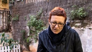 Brigitte Vasallo es considera una escriptora a batzegades, periodista a estones, feminista anti-racista (ambdues perspectives necessàriament juntes), amb especial obsessió per la islamofòbia de gènere, i especial tirada per les relacions no-monògames i inclusives com a forma de resistència política.Ha escrit la novel·la PornoBurka, prologada per Juan Goytisolo, i realitza els tallers #OccupyLove, per replantejar-nos la monogàmia sense deixar-nos la pell (ni el feminisme) en l·intent i ·Islamofòbia i islamofòbia de gènere. Eines per descolonitzar la mirada·.Ha viscut bona part de la seva vida al Marroc, que li va fer conscient d·haver estat construïda en l·etnocentrisme, la colonialitat i l·arrogància cultural. Intenta que el seu treball i activisme encreuament lluites i resistències des d·un lloc d·enunciació situat, amb especial obsessió per la islamofòbia com a forma de racisme, el gènere i la construcció d·alteritat a través de les relacions sexe-afectives dissidents.En l·entrevista, Brigitte, ens parlarà de tots aquests temes en què treballa actualment, pel que en l·entrevista anem a aixecar les limitacions per deixar-cavalcar i veure on ens porta.