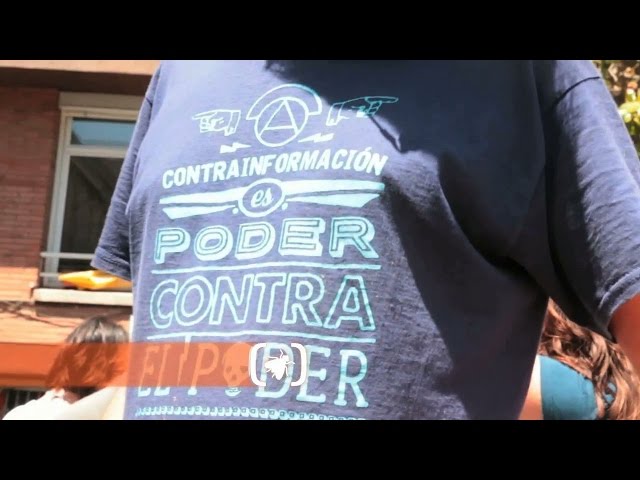 La tele va celebrar a la plaça del Sol els 13 anys fent un mitjà lliure fent contrainformació. Poder contra el poder.