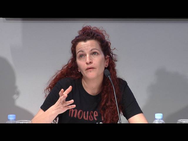 Isabel Muntané: Periodista i codirectora del Màster de Gènere i Comunicació de la Universitat Autònoma de Barcelona - UAB -.Miguel Lorente: professor de Medicina Legal i director de la Unitat d·Igualtat de la Universitat de Granada - UGR -.Neus Prats: Pedagoga social especialitzada en violència masclista a la Universitat de Barcelona - UB -.Octavio Salazar: Professor de Dret Constitucional a la Universitat de Còrdova - UCO - especialitzat en igualtat de gènere i masculinitats.Rubén Sánchez: psicòleg i formador en matèria de violència masclista.Homres Igualitaris: http://www.hombresigualitarios.ahige.org/?p=2130Els nous homes nous: com adaptar-se als temps d·igualtat.