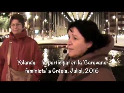 Les dones, juntament amb els infants, són les que pateixen més risc de ser víctimes de molts tipus de violència quan han de fugir dels seus països per guerres, fam, desastres mediambientals, persecució per motius de raça/ètnia, religió, nacionalitat, opinions polítiques, pertinença a determinat grup social, de gènere o orientació sexual, etc.A la seva precària condició de refugiades, hi ha de sumar assetjaments masclistes, que poden arribar a violacions o agressions domèstiques, agreujades per les inhumanes condicions de vida del trajecte de fugida, on sovint hi ha perdut familiars i companys de viatge.Si aconsegueixen arribar als camps de refugiats, són les que busquen la manera de sortir de les situacions extremadament delicades en què es troben elles i les seves famílies segons el rol de cura que la societat els ha imposat.El 20 per cent de les families refugiades al Líban estan encapçalades per dones.És per això que són elles les més actives, les que més interès tenen en aprendre anglès, en aconseguir formularis i sollicituts, aliments i altres béns necessaris per la supervivència.La majoria dels camps no tenen cabines WC separades per a dones i infants, la qual cosa, en venir d·una tradició social de separació de sexes, és sentit com molt agressiu. Sovint oblidem els seus costums, per exemple els enviem tampons quan elles usen compreses.L·atenció ginecològica i obstetrícia és molt deficient o directament nulla, si bé la majoria dels parts es fan a hospitals.L·agressivitat del medi és tan gran que no sempre valorem la gravetat dels assetjaments que suporten pel fet de ser dones.Si a això sumem que denunciar les agressions sexuals és encara tabú a les societats islàmiques, que tendeixen a culpabilitzar la dona, tindrem la mida de la invisibilitat i la manca de protecció amb què es troben davant tot tipus de violència.stopmaremortumshb@gmail.com
