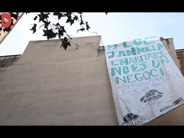 Als pisos ja hi viuen cinc persones, una de les quals és menor, mentre que el local dels baixos serà la nova oficina d·habitatge del barri. L·immoble va ser adquirit el mes d·octubre per una filial del fons d·inversió Goldman Sachs.Redacció: Gemma GarciaAudiovisuals: Sònia Calvó i Bart GrugeonNotícia completa: https://directa.cat/actualitat/lobra-social-de-pah-anuncia-locupacio-dun-bloc-dhabitatges-vila-de-gracia