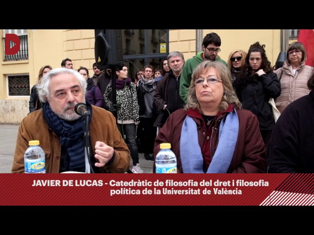 En roda de premsa, les acusades han denunciat la situació al costat del catedràtic Javier de Lucas i Liliana Córdova de la Xarxa Jueva Antisionista Internacional Ijan, que s'han adherit a la campanya. De Lucas ha denunciat que la persecució que pateixen les activistes de BDS és un 'escàndol i un disbarat jurídic'. Per la seva banda, Córdova, filla de supervivents de l'Holocaust, ha recordat que els jueus de tot el món van demanar boicot, desinversions i sancions contra el règim nazi. En total, ja hi ha més de 13.000 adhesions de persones, grups i entitats al manifest Defensem els Drets Humans.
<br/>
<br/>Redacció: Jesús Rodríguez
<br/>Audiovisuals: Lluïso Llorens
<br/>
<br/>Notícia completa: <a href='https://directa.cat/denuncien-nou-activistes-demanar-al-rototom-que-no-contractes-matisyahu' target='_blank'>https://directa.cat/denuncien-nou-activistes-demanar-al-rototom-que-no-contractes-matisyahu</a><br/>