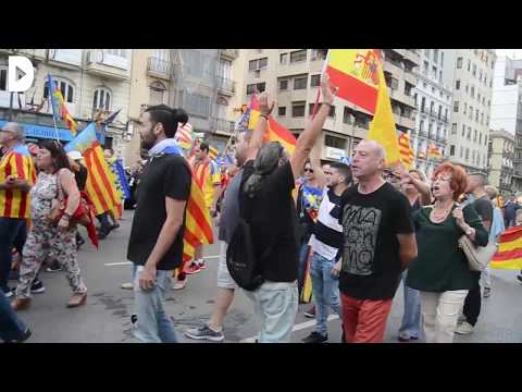 Agressions ultres a la manifestació del 9 d·Octubre a València davant de la passivitat policial.Un grup d·unes 300 persones irromp al lloc on havia de començar la marxa convocada per l·esquerra i el nacionalisme valencià, entre amenaces i cops i obliguen a variar el recorregut en un ambient de gran tensió.La Directa - Agressions ultres a la manifestació del 9 d·Octubre a València davant de la passivitat policial