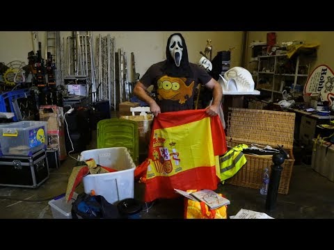 Continuem reflexionant al voltant de la crispació que està generant el Procés, 155 inclòs. També opinem de l·acte feixista que va patir Mònica Oltra i la seua família a sa casa per part de membres d·España 2000 amb màscares de la pel·lícula Scream.